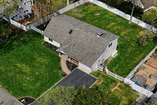 51 Fairfields Ln, Huntington Station, NY 11746 - Photo 37