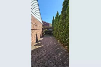 39 Lipton Lane, Williston Park, NY 11596 - Photo 23