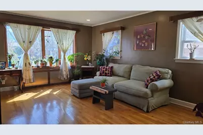 39 Lipton Lane, Williston Park, NY 11596 - Photo 3