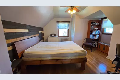 39 Lipton Lane, Williston Park, NY 11596 - Photo 9