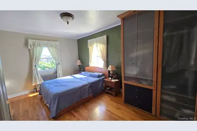 39 Lipton Lane, Williston Park, NY 11596 - Photo 11