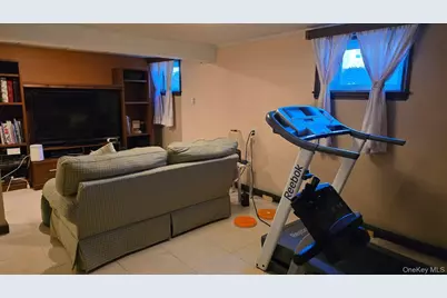 39 Lipton Lane, Williston Park, NY 11596 - Photo 7