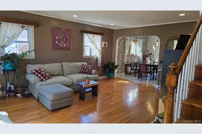 39 Lipton Lane, Williston Park, NY 11596 - Photo 19