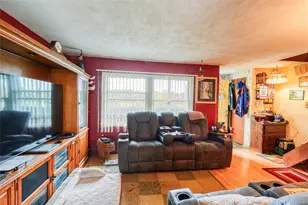 275 Southaven Ave, Medford, NY 11763 - Photo 3