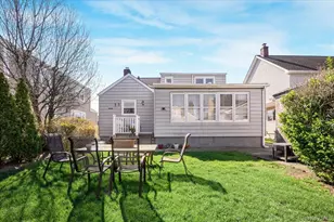 10 Dorothy Pl, Lynbrook, NY 11563 - Photo 21