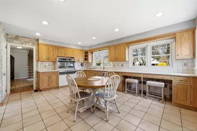 36 Hemlock Lane, Bay Shore, NY 11706 - Photo 17