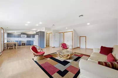 36 Hemlock Lane, Bay Shore, NY 11706 - Photo 29