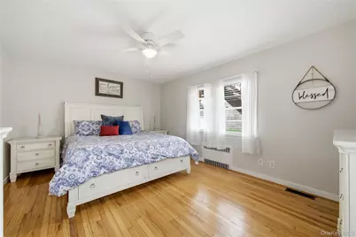 36 Hemlock Lane, Bay Shore, NY 11706 - Photo 23