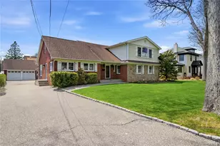 36 Hemlock Ln, Bay Shore, NY 11706 - Photo 3