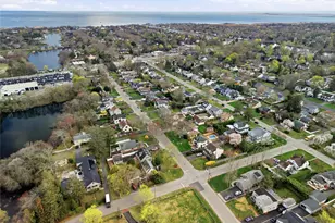 36 Hemlock Ln, Bay Shore, NY 11706 - Photo 49