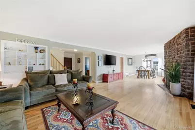 36 Hemlock Lane, Bay Shore, NY 11706 - Photo 5