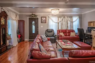 112-28 200th St, Saint Albans, NY 11412 - Photo 5