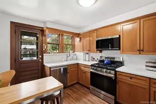 7 Bogert Pl, Bronxville, NY 10708 - Photo 15
