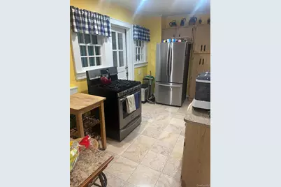 89 Carstairs Road, Valley Stream, NY 11581 - Photo 9