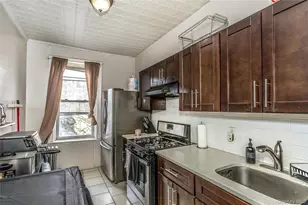 75-20 64th Pl, Glendale, NY 11385 - Photo 9
