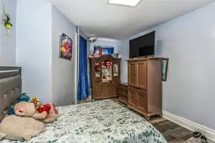 75-20 64th Pl, Glendale, NY 11385 - Photo 15