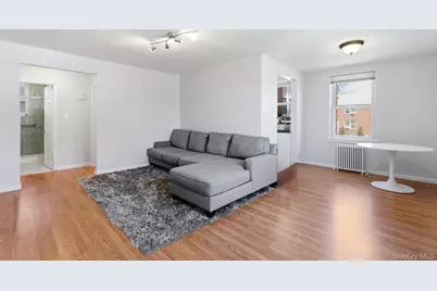 36-10 Utopia Parkway #E4, Flushing, NY 11358 - Photo 5