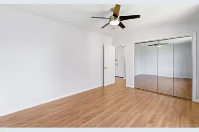 36-10 Utopia Parkway #E4, Flushing, NY 11358 - Photo 11