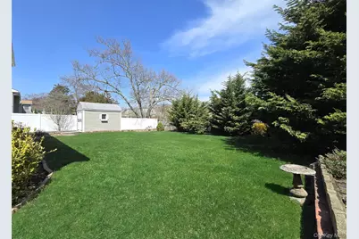 261 Phyllis Drive, Patchogue, NY 11772 - Photo 21