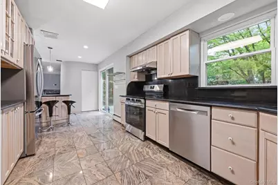 140 North Street, Locust Valley, NY 11560 - Photo 7