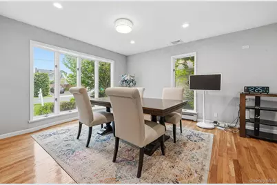 140 North Street, Locust Valley, NY 11560 - Photo 5