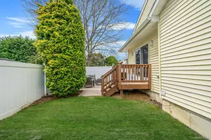 3476 Clifton Blvd, Wantagh, NY 11793 - Photo 17
