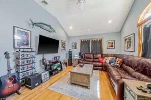 3476 Clifton Blvd, Wantagh, NY 11793 - Photo 7