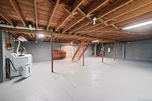 34 Oxbow Rd, Patchogue, NY 11772 - Photo 21