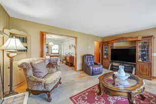 34 Oxbow Rd, Patchogue, NY 11772 - Photo 7