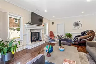 39 Coolidge Ave, Roslyn Heights, NY 11577 - Photo 13