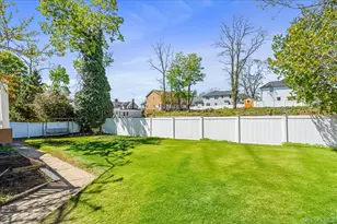 39 Coolidge Ave, Roslyn Heights, NY 11577 - Photo 31