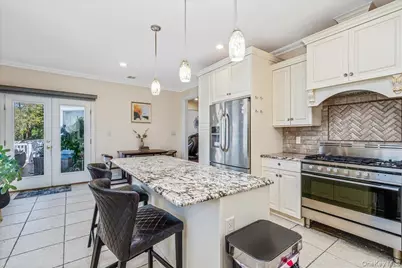39 Coolidge Avenue, Roslyn Heights, NY 11577 - Photo 11