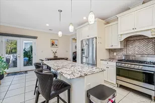 39 Coolidge Ave, Roslyn Heights, NY 11577 - Photo 11