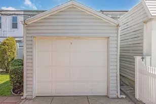 77-21 76th St, Glendale, NY 11385 - Photo 27