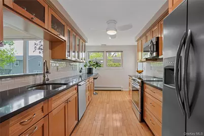 4 Northern Road, Hartsdale, NY 10530 - Photo 9