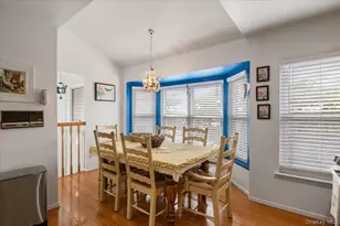 9 Eastern Dr, New Hyde Park, NY 11040 - Photo 5