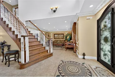 211 Hillturn Lane, Roslyn Heights, NY 11577 - Photo 5
