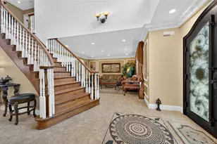 211 Hillturn Ln, Roslyn Heights, NY 11577 - Photo 5