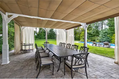 211 Hillturn Lane, Roslyn Heights, NY 11577 - Photo 19