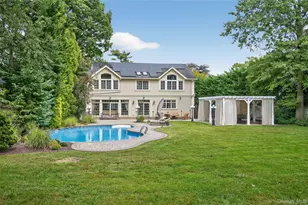211 Hillturn Ln, Roslyn Heights, NY 11577 - Photo 3