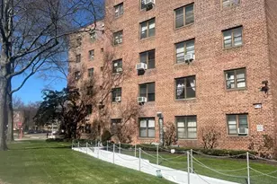 87-19 204th St, Hollis, NY 11423 - Photo 21