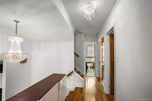 39 Oakdale Rd, Roslyn Heights, NY 11577 - Photo 9
