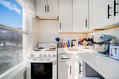 1256 North Avenue #20, Beacon, NY 12508 - Photo 5