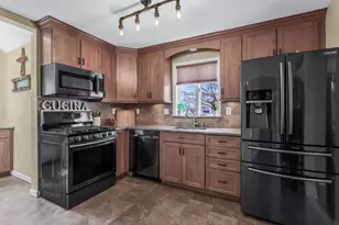 12 Floral Ave, Bethpage, NY 11714 - Photo 11