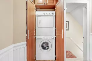 19-18 Ditmars Blvd, Astoria, NY 11105 - Photo 9