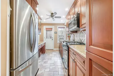 1918 Ditmars Boulevard, Astoria, NY 11105 - Photo 5