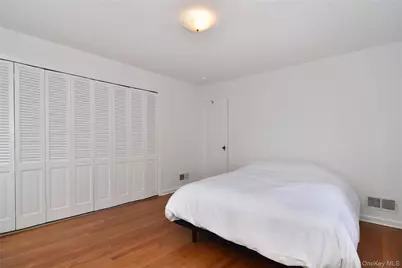 355 Upland Avenue, Yonkers, NY 10703 - Photo 13