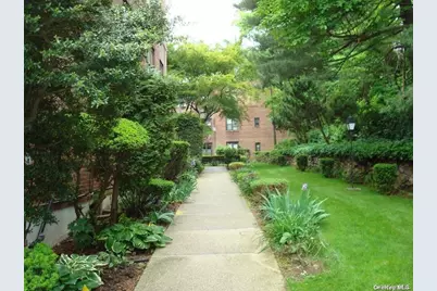 2 Town House Place #1J, Great Neck, NY 11021 - Photo 15