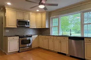 2 Dwarf Ln, Wantagh, NY 11793 - Photo 9