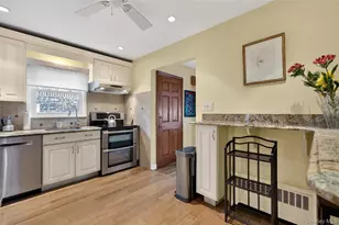 21 Whitney Ave, Floral Park, NY 11001 - Photo 9